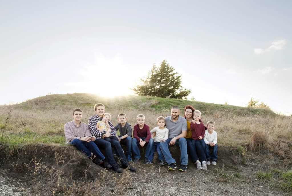 large family photo session in the flint hills of kansas